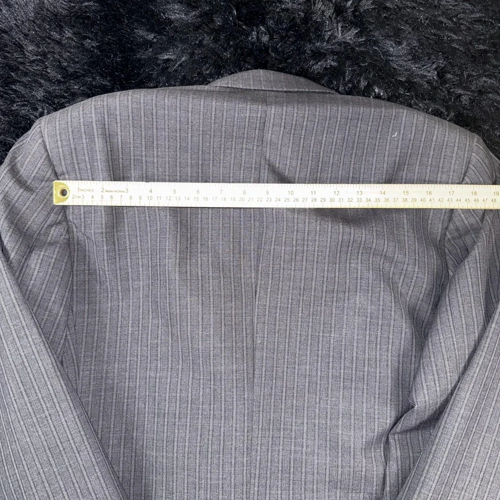 Ungaro Uomo Blazer Mens 44L Gray Pinstripe Wool Double Breasted Made Italy - Picture 13 of 13